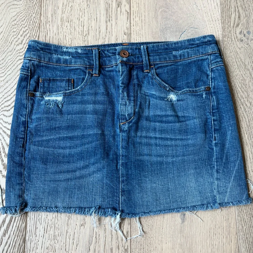 Anthropologie Distressed Mini Denim Skirt Size 28 - Picture 1 of 7